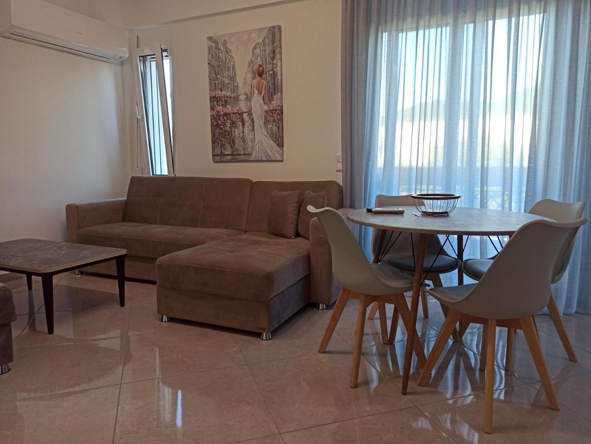 Cyclops Luxury Apartments Igoumenitsa Exteriör bild